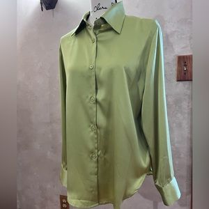 Beautiful women’s green blouse from Mimmosa